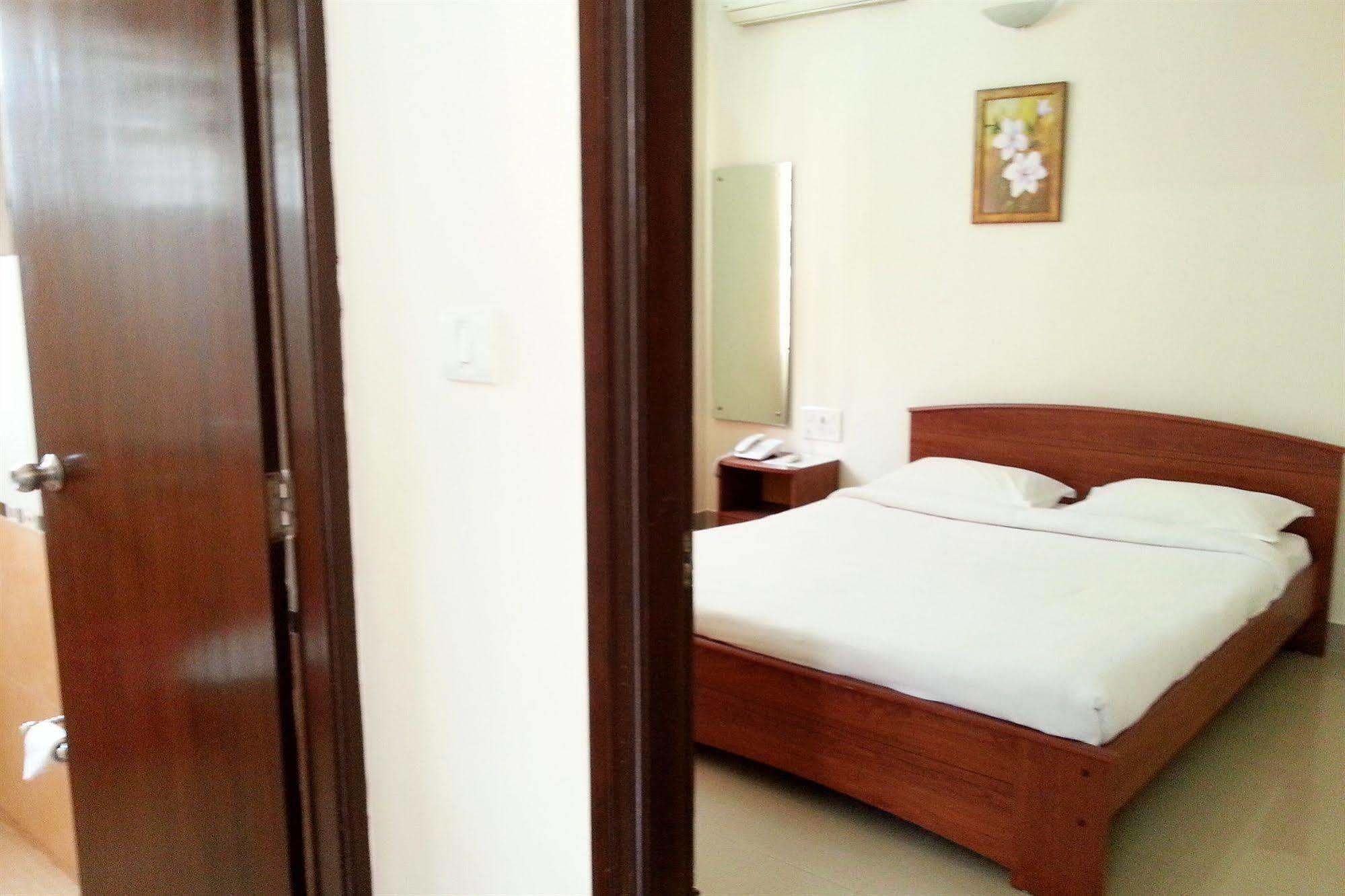 The Grand Serenity Apartment Hotel Bangalore Exteriör bild